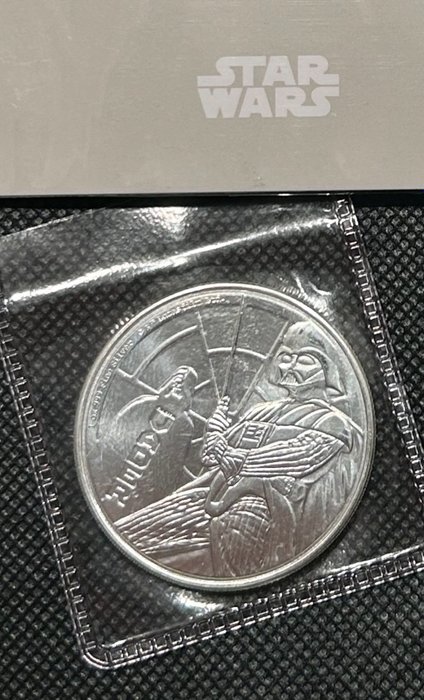 Star Wars - 1 oz (31.13 grams) Silver Darth Vader Coin