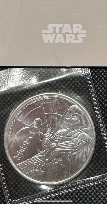 Star Wars - 1 oz (31.13 grams) Silver Darth Vader Coin