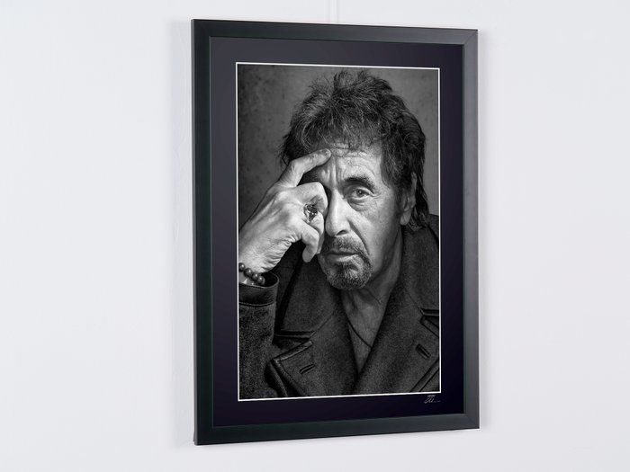 Al Pacino - Portrait - Fine Art Photography - Luxury Wooden Framed 70X50 cm - Limited Edition Nr 02 of 30 - Serial ID 16983 - Original Certificate (COA), Hologram Logo Editor and QR Code - 100% New items.