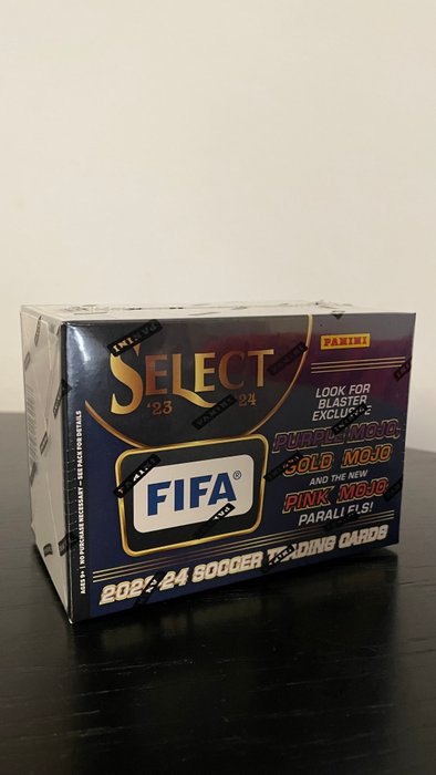 2023/24 Panini Select Look for AUTOGRAPHS of best FIFA players 6 packs per pox, 4 cards per pack - 1 Sealed box - Glimrende (EX)