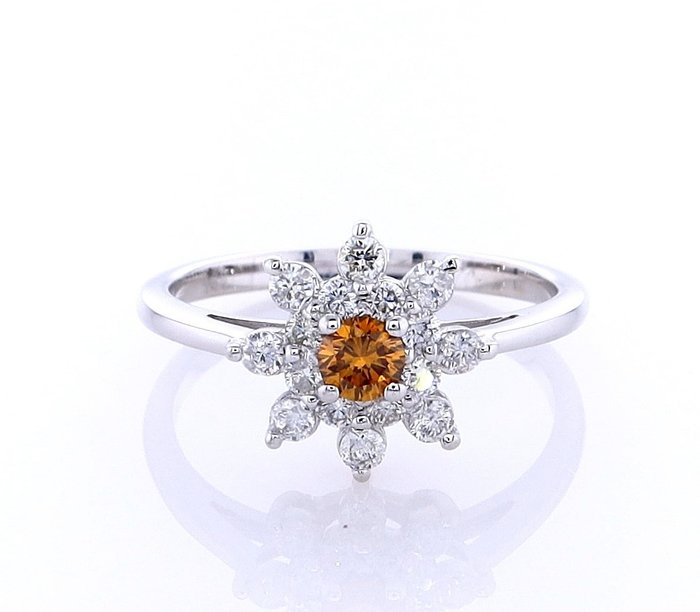 Ring - 14 karat Hvidguld -  0.56ct. tw. Diamant (Naturfarvet) - Diamant