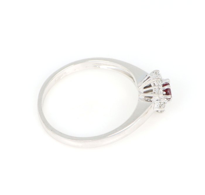 Ingen mindstepris - Ring - 18 kraat Hvidguld -  0.25ct. tw. Rubin - Diamant