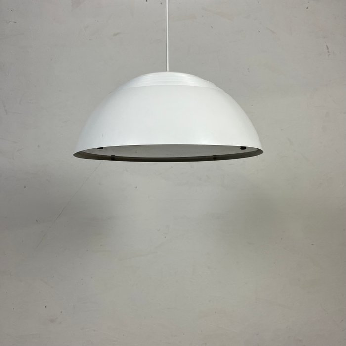 Louis Poulsen - Arne Jacobsen - Hængende lampe - Metal, Plast