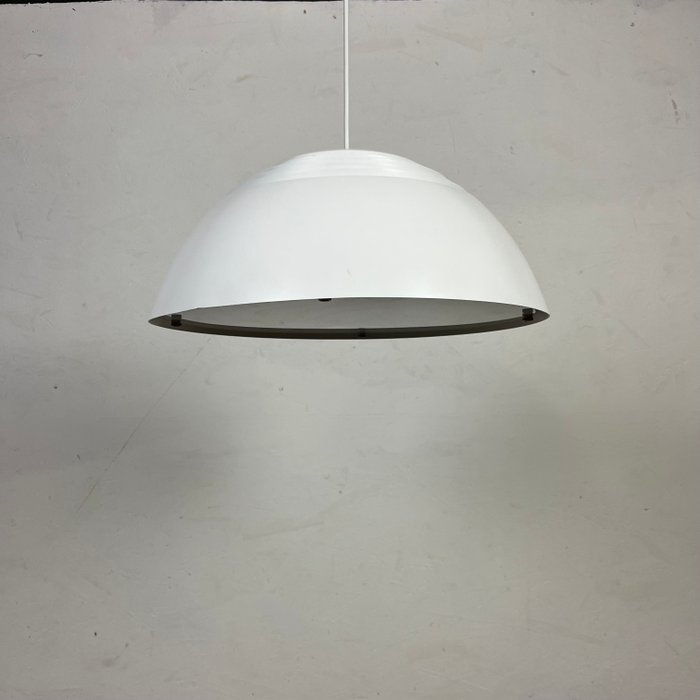 Louis Poulsen - Arne Jacobsen - Hængende lampe - Metal, Plast