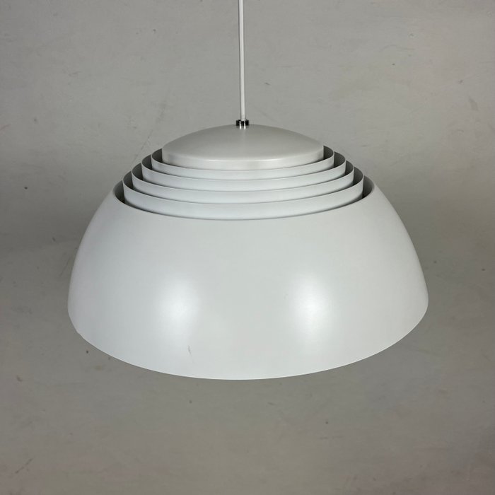 Louis Poulsen - Arne Jacobsen - Hængende lampe - Metal, Plast