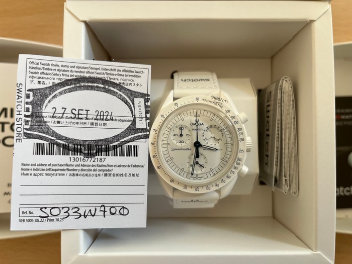 Swatch - Ingen mindstepris - Omega x Swatch - Mission to the Moonphase Snoopy White - Unisex - 2020+