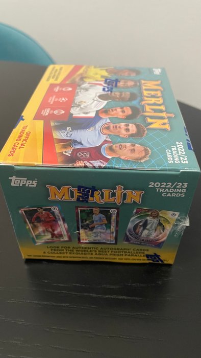 2022/23 Topps Merlin UEFA Ronaldo, Cristiano Ronaldo, Lionel Messi, Chase for autographs 8 packs per box, 4 cards per pack - 1 Sealed box - Glimrende (EX)