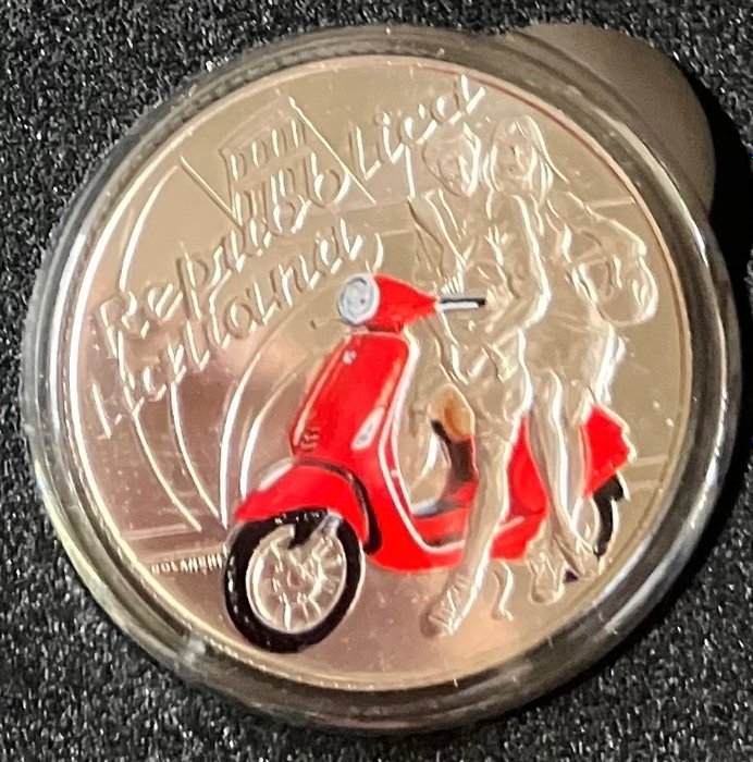 Italien. 5 Euro 2019 "Vespa" Trittico