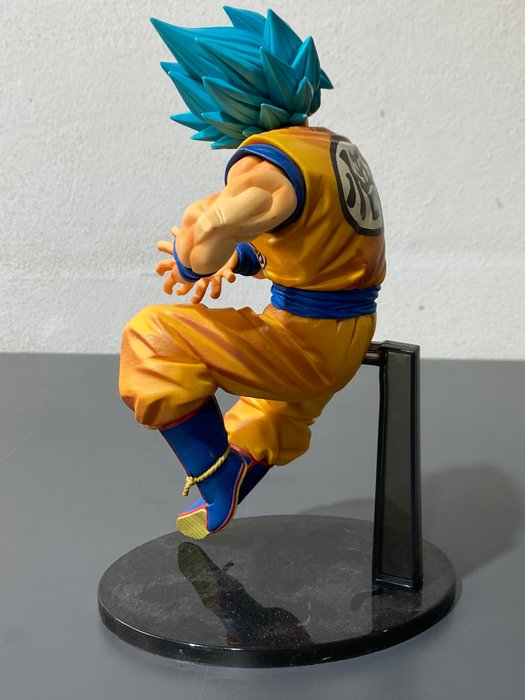 Dragon Ball - Figure SSG Son Gokou Saiyan Raised on Earth, made by Banpresto - Rare, imported from Japan