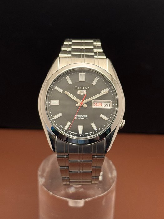 Seiko - *Automatic Day- Date* - Ingen mindstepris - 7S26-03B0 AA - Mænd - 1990-1999