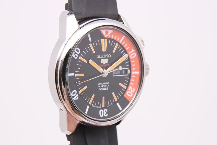 Seiko - Seiko 5 - Ingen mindstepris - SRPB31J1 | 4R36-06C0 - Mænd - 2011-nu