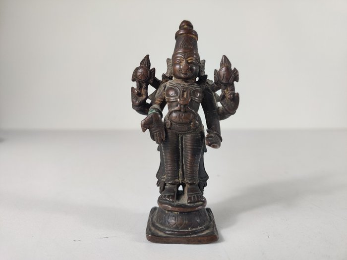 Vishnu-statue, Sydindien - 9,2 cm - Bronze - Indien - 1800-tallet