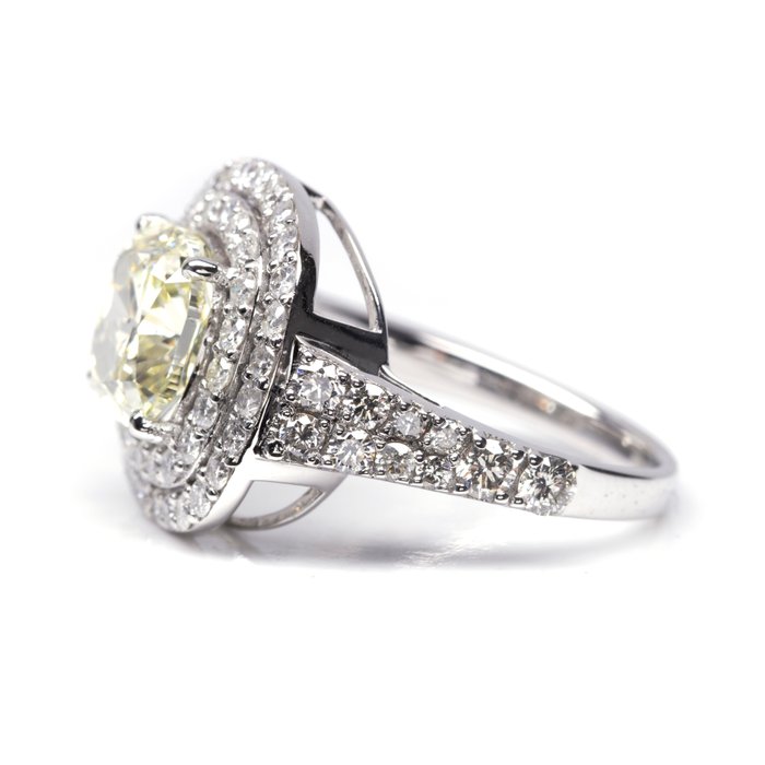 Ring - 18 kraat Hvidguld -  4.45ct. tw. Diamant (Naturfarvet) - Diamant