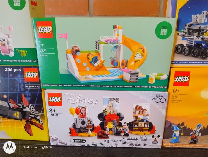 Lego - Limited Edition - 40580 + 40600 + 40601 + 40682 + 40685 + 40712 - Blacktron Cruiser + 100 Years Disney + Majisto's Workshop + Spring Garden House + Water Park + Micro