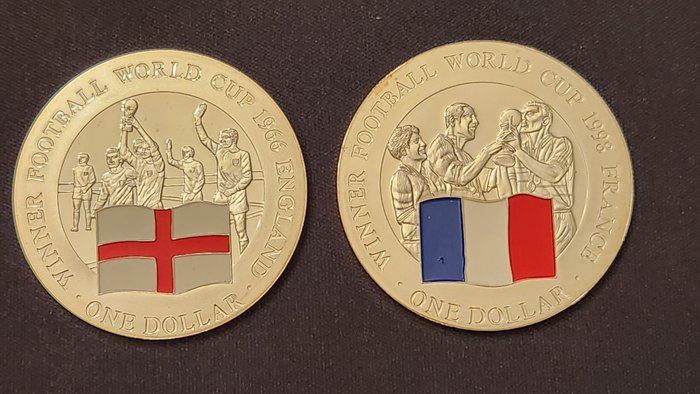 Cook-øerne Elizabeth II A Lot of 2x Colourized Proof Silver Dollars World Cup Winners England  France 1968  1998 2001  (Ingen mindstepris)