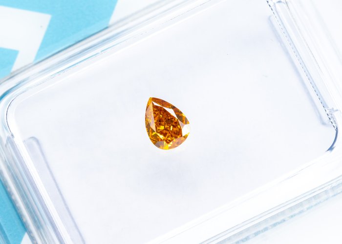 Ingen mindstepris - 1 pcs Diamant  (Naturfarvet)  - 0.24 ct - Pære - Fancy intense Brunlig, Gullig Orange - SI1 - International Gemological Institute (IGI)