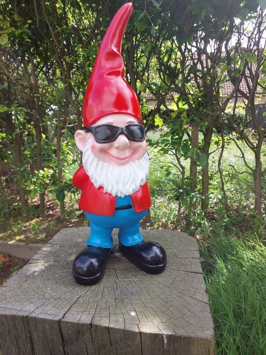 Statue, funny gnome with sunglasses - 41 cm - polyresin