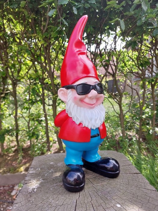 Statue, funny gnome with sunglasses - 41 cm - polyresin