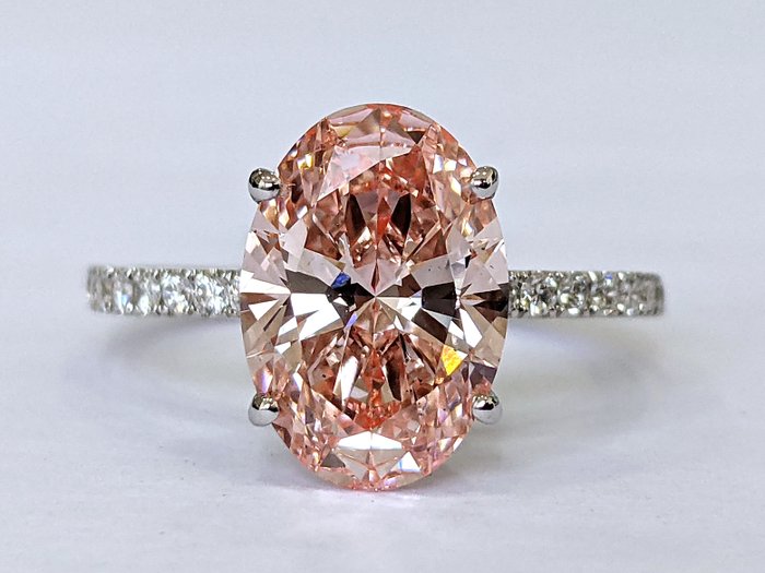 Ingen mindstepris - Ring - 14 karat Hvidguld -  3.20ct. tw. Lyserød Diamant (Laboratoriedyrket diamant i fancy farver) - Diamant - FANCY VIVID PINK VS2 IGI