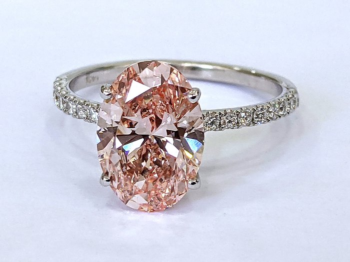 Ingen mindstepris - Ring - 14 karat Hvidguld -  3.20ct. tw. Lyserød Diamant (Laboratoriedyrket diamant i fancy farver) - Diamant - FANCY VIVID PINK VS2 IGI