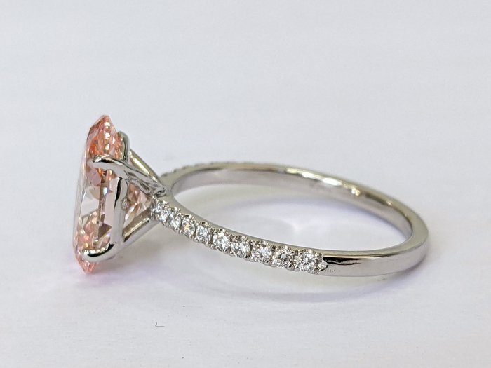 Ingen mindstepris - Ring - 14 karat Hvidguld -  3.20ct. tw. Lyserød Diamant (Laboratoriedyrket diamant i fancy farver) - Diamant - FANCY VIVID PINK VS2 IGI