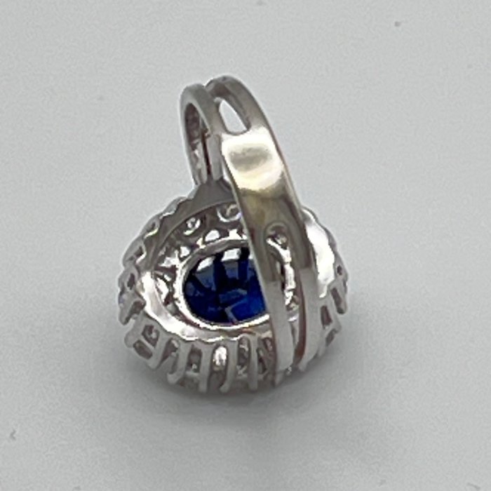 Ring - 14 karat Hvidguld -  2.06ct. tw. Safir - Diamant - Safir ring!