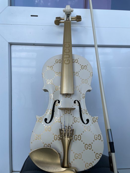 J.Reinhardt - GUCCI Violin - Heavenly Cream  Gold