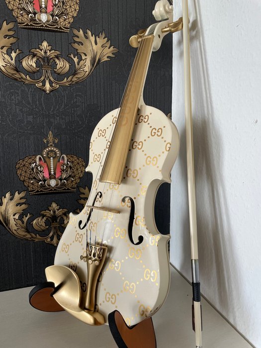 J.Reinhardt - GUCCI Violin - Heavenly Cream  Gold