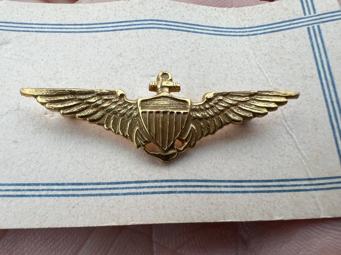 Amerikas Forenede Stater - Badge - WW2 1 inch Naval Aviator Wing - pin-back - with original cardboard - sweetheart / cap