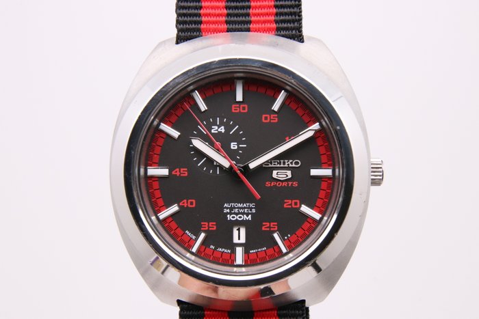 Seiko - Seiko 5 - Ingen mindstepris - SSA287J1｜4R37-01E0 | Red Racer Strips - Mænd - 2011-nu