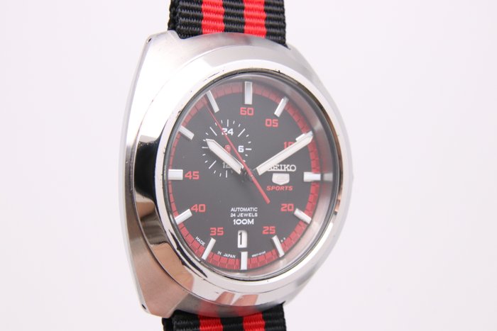 Seiko - Seiko 5 - Ingen mindstepris - SSA287J1｜4R37-01E0 | Red Racer Strips - Mænd - 2011-nu