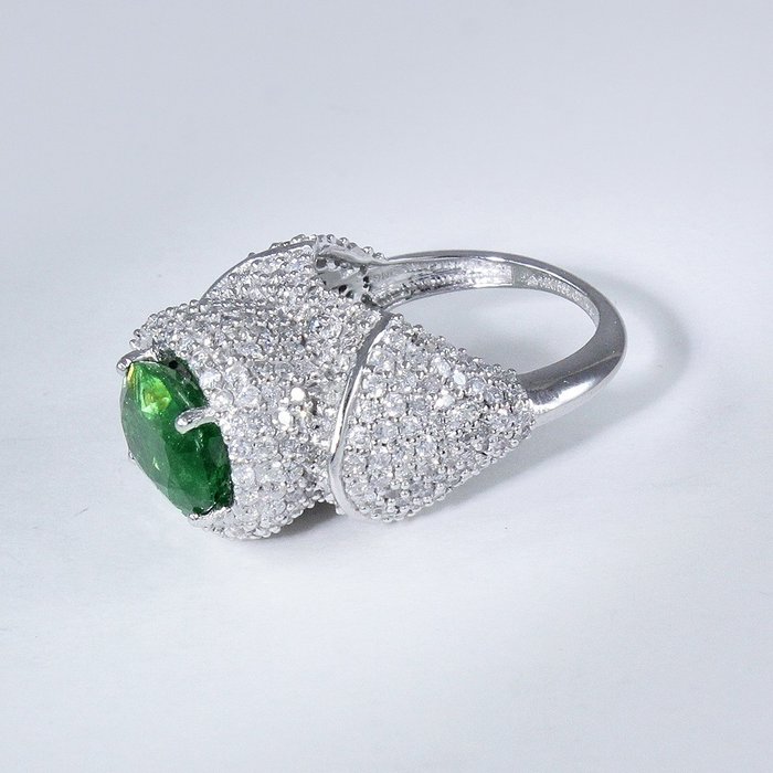 Cocktailring - 14 karat Hvidguld -  10.69ct. tw. Tsavorit - Diamant - Tsavorite diamantring