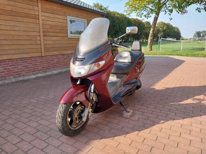 Suzuki - Burgman - NO RESERVE - 400 cc - 2001