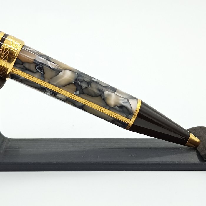 Montblanc - Meisterstuck - Alexandre Dumas - Writers Limited Edition 00906/16000 - Pen