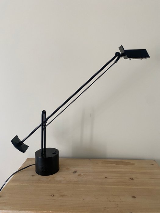 Lampe - Metal - Design - Skrivebordslampe