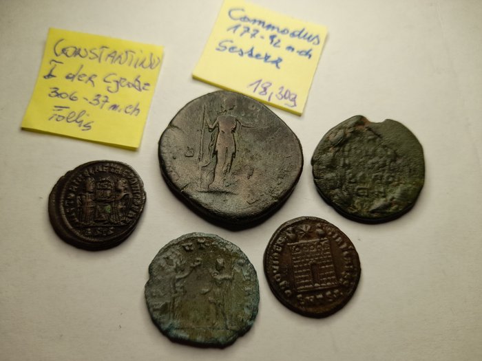 Romarriket. Lot of 5 Æ coins 2nd - 4th century. Incl.: Sestertius of Commodus  (Ingen mindstepris)