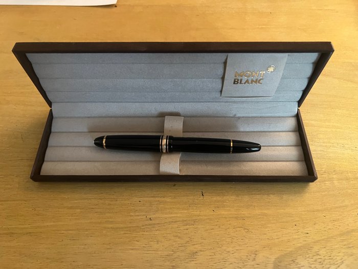 Montblanc - Montblanc Fountain Pen Meisterstück Nib 14K 585 4810 Black Gold - Fyldepen