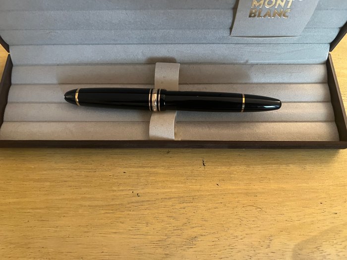 Montblanc - Montblanc Fountain Pen Meisterstück Nib 14K 585 4810 Black Gold - Fyldepen