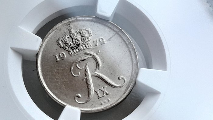 Danmark. 5 Denmark error coins in NGC holders.. 2 öre-10öre 1942-1972. 1942-1972. 4xerror  10öre + 1x 2 öre .