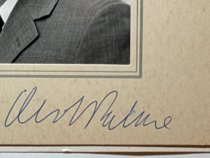 Sven Olof Joachim Palme (1927–1986)  Swedish politician and statesman, Prime Minister of Sweden - Portrait photo with autograph signature on passpartout - 1970