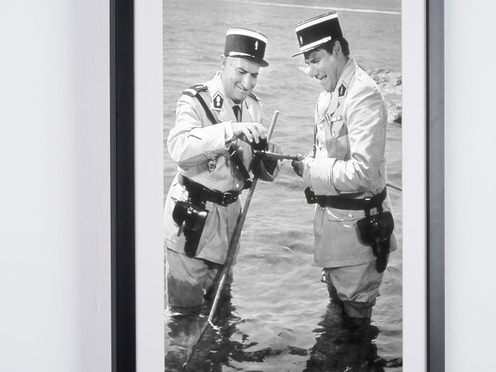 Louis de Funes as " chef Ludovic Cruchot" - Le gendarme de Saint-Tropez Year: 1964 - Fine Art Photography - Luxury Wooden Framed 70X50 cm - Limited Edition Nr 03 of 30 - Serial ID 30190 - Original Certificate (COA), Hologram Logo Editor and QR Code - 100% New items.