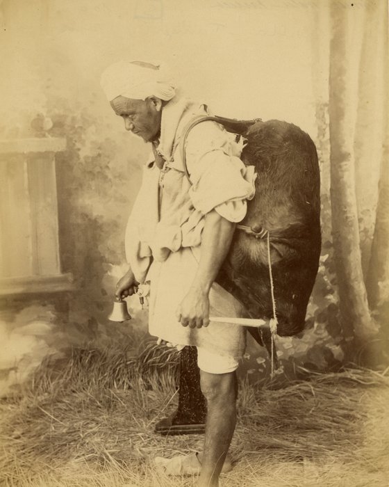 Jouve et Cavilla (XIX) - 2 photographies, "Porteur d'eau" et "Jeunes filles dans une oasis"