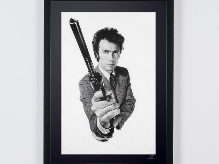 Magnum Force (1973) - Clint Eastwood as 'Dirty' Harry - Fine Art Photography - Luxury Wooden Framed 70X50 cm- Limited Edition Nr 02 of 50 - Serial ID 20560 - Original Certificate (COA), Hologram Logo Editor and QR Code - 100% New item