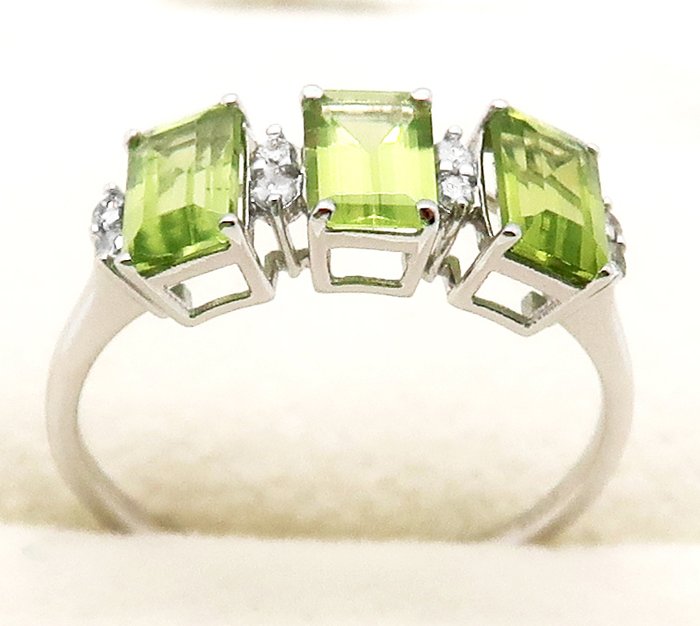 Ingen mindstepris - Ring - 14 karat Hvidguld Peridot - Diamant