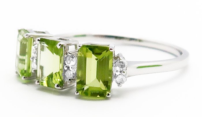 Ingen mindstepris - Ring - 14 karat Hvidguld Peridot - Diamant