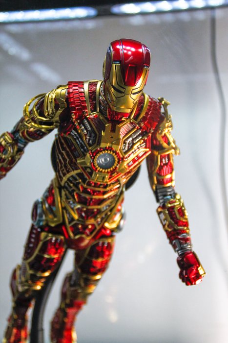 Hot Toys Limited/Marvel - Figur - Iron Man Mark 41 - ABS