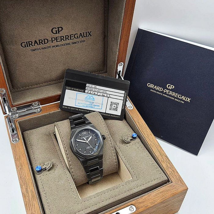 Girard-Perregaux - Laureato Black Ceramic 38 Mm - Ref81010 - Mænd - 2011-nu