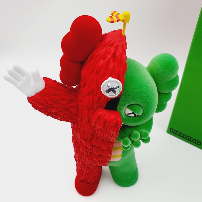 Kaws (1974) - Kaws x Kachamukku Red  Green Edition 2021