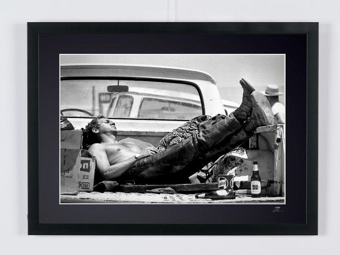 Steve McQueen - Mojave Desert 1963 - Fine Art Photography - Luxury Wooden Framed 70X50 cm - Limited Edition Nr 04 of 30 - Serial ID 30122 - Original Certificate (COA), Hologram Logo Editor and QR Code - 100% New items.