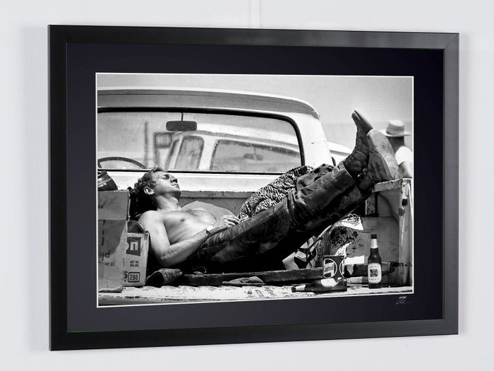 Steve McQueen - Mojave Desert 1963 - Fine Art Photography - Luxury Wooden Framed 70X50 cm - Limited Edition Nr 04 of 30 - Serial ID 30122 - Original Certificate (COA), Hologram Logo Editor and QR Code - 100% New items.